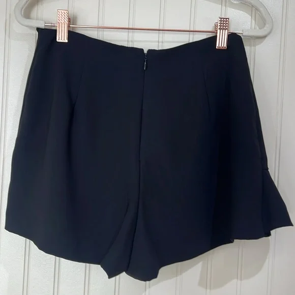 Amanda Uprichard Trisha Black Ruffled lined Skort Size small